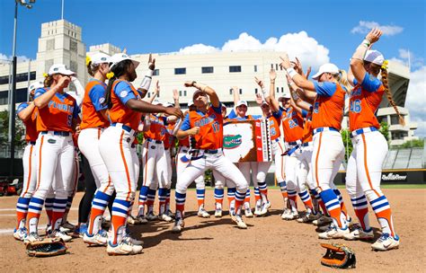 Gators Begin Play In Women S College World Series Espn 98 1 Fm 850 Am Wruf