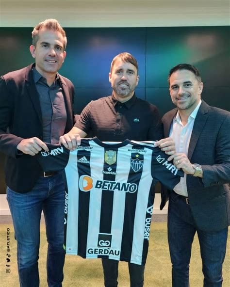 Eduardo Coudet é o novo técnico do Atlético MG Corinthians anuncia