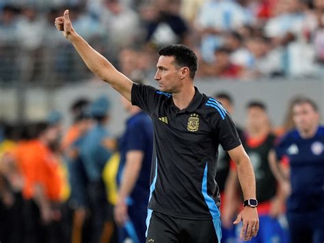 Scaloni y una conferencia descontracturada: de la "freschezza" que le