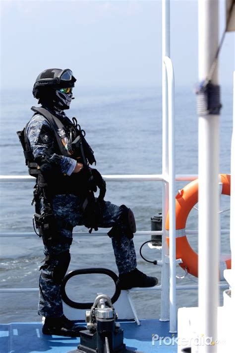 A Personnel From Philippine Coast Guard Special Operations Grouppcg