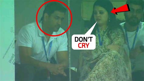 Wife Sakshi Dhoni Taking Cares Of MS Dhoni When He Started Crying After