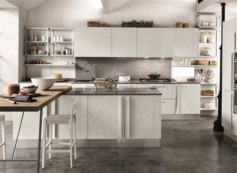 Cucina moderna con isola prezzi composizione in offerta