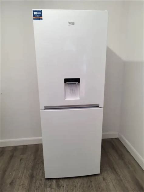 Beko Cfg Dw Fridge Freezer L Split Frost Free Id