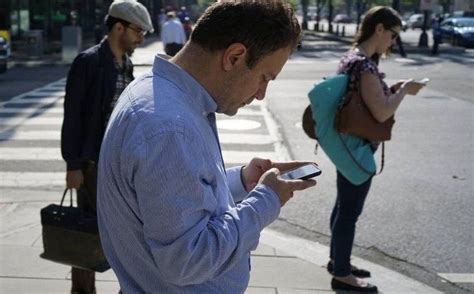 Enfermedades Por El Uso Del Telefono Celular Consejos Celulares