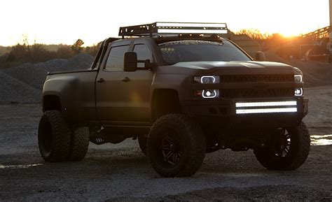 Showstopper: Nothing left untouched on this 2015 Duramax Dually custom ...