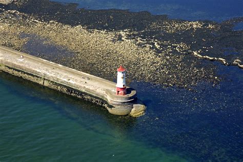 Berwick-Upon-Tweed Breakwater Lighthouse in Berwick, GB, United Kingdom ...