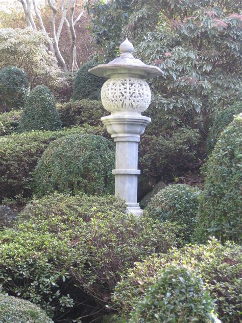 A Pagoda Lantern In The Japanese Gardens The Forest Glad Flickr