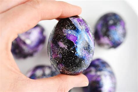 DIY Galaxy Easter Eggs | Nail Polish and Glitter Easter Eggs