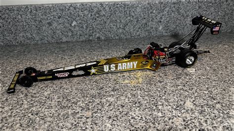 1 24 Tony Schumacher 2005 U S Army Top Fuel Dragster Liquid Color Diecast Review Youtube