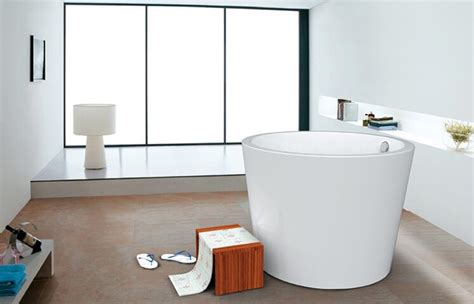 Round Japanese Soaking Tubs, Freestanding Acrylic Bathtub | KOBIA