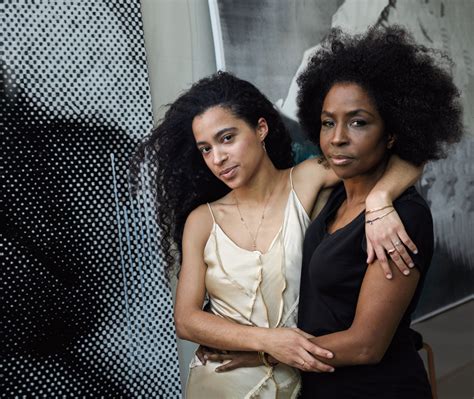 Lorna Simpson, America’s Most Defiant Conceptual Artist, Makes A