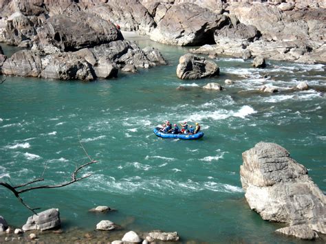 rafting in rishikesh, rishikesh rafting camps, best camps in rishikesh ...