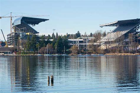 Go Team Boatgating At Husky Stadium Seattle Magazine