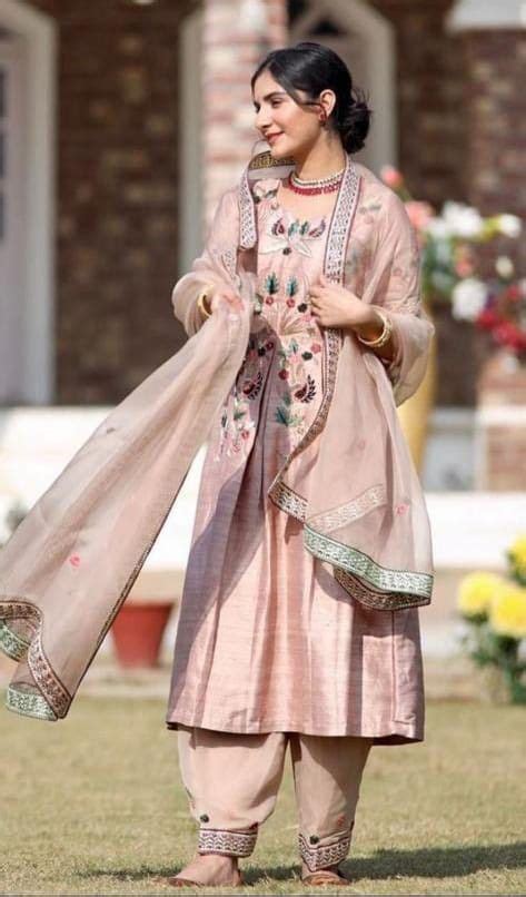 Pin By Imrat On Punjabi Suits Designer Party Wear Dresses Stylish