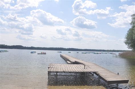 Nadchodzi Sezon Nad Jeziorem Bia Ym W Okunince Foto