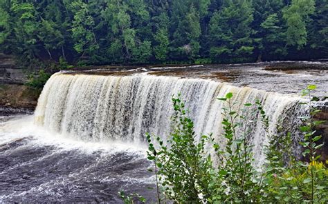 Things To Do At Tahquamenon Falls State Park My Michigan Travel