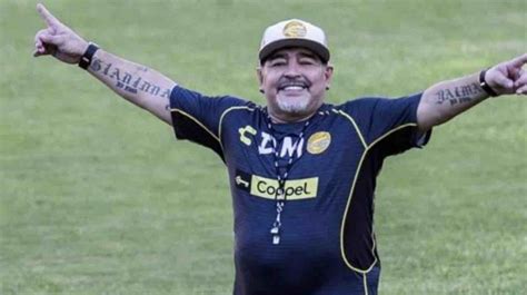 Maradona Indagato Il Medico Dell Ex Calciatore Omicidio Colposo