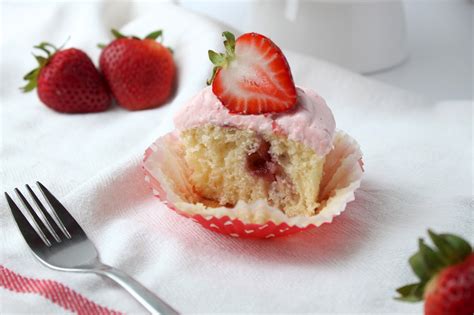 Strawberry Swirl Cupcakes With Fresh Strawberry Buttercream