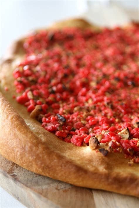 Galette briochée aux pralines roses