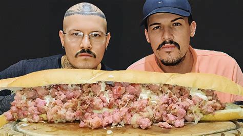 292 ASMR COMENDO BAGUETE GIGANTE RECHEADO DE LINGUIÇA E QUEIJO