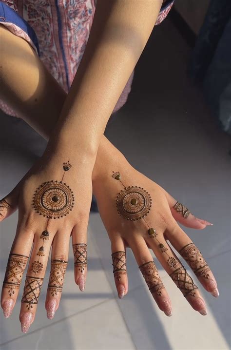 Pin By Aastha On Henna In Simple Henna Mehndi Design Photos