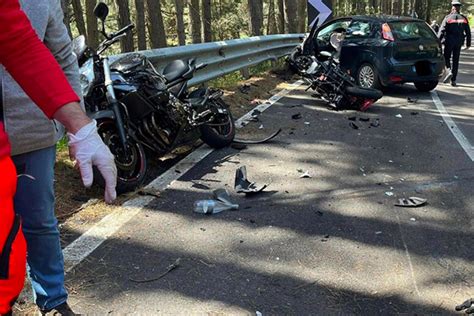 Scontro Tra Auto E Moto In Sila Un Morto E Due Feriti Gravi