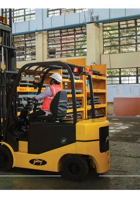 3 Wheel Electric Forklifts For Lifting Pallet Lifter At Rs 800000 In