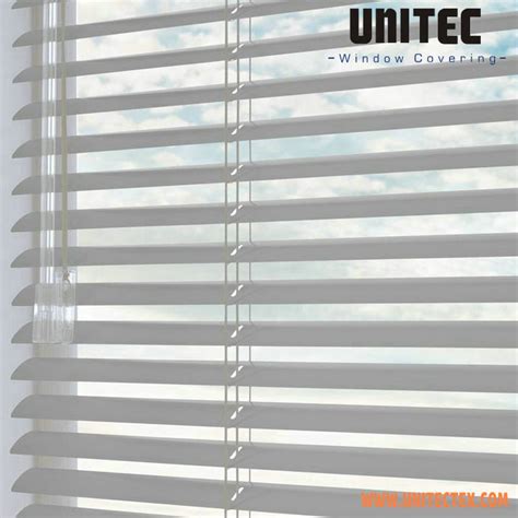 Home Comfort: Stylish Roller Blinds with Screen Fabric