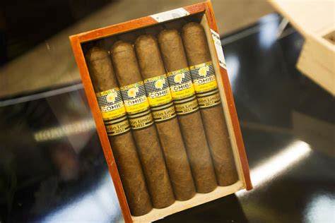 Review đánh giá chi tiết về xì gà cohiba siglo 6 tubos