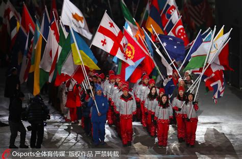 高清：平昌冬奧閉幕式運動員入場 韓聰托舉隋文靜倍受矚目【2】 體育 人民網