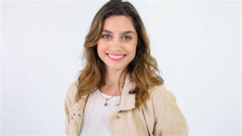 Atriz Juliana Schalch Estreia Na Segunda Temporada De Vicky E A Musa