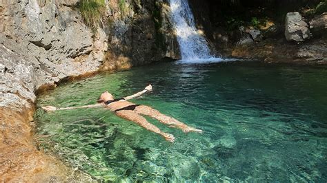 Sentiero Del Fiume E Alpe Era Un Trekking Estivo Tra Pozze E Ruscelli