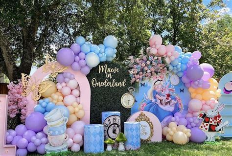 Alice in wonderland party decor | Wonderland party decorations ...