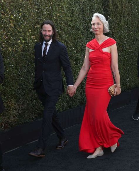 Keanu Reeves E La Fidanzata Alexandra Grant Sempre Pi Innamorati Mano