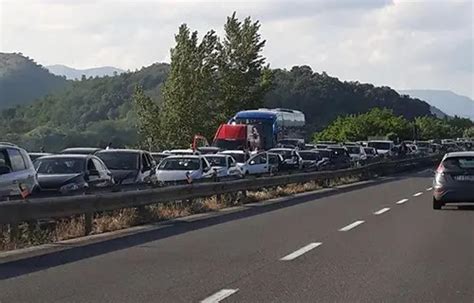 Maledetto Raccordo Ancora Un Incidente Stradale Tre Camion Coinvolti