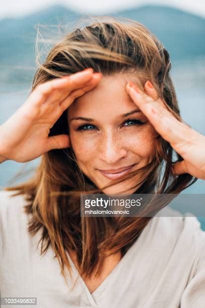 Beautiful Woman Face Summer Fotografias E Filmes Do Acervo Getty Images