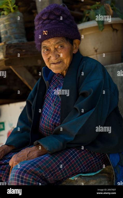 Portrait Bhutanese Woman Bhutan Hi Res Stock Photography And Images Alamy