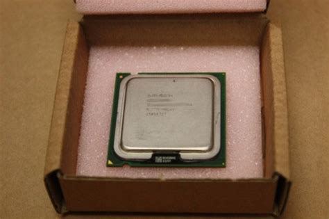 Intel Pentium Dual Core E Ghz Socket M Cpu Processor Slgtg