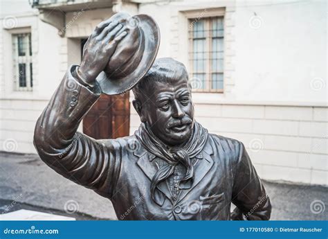 statue  peppone  character   don camillo films  brescello