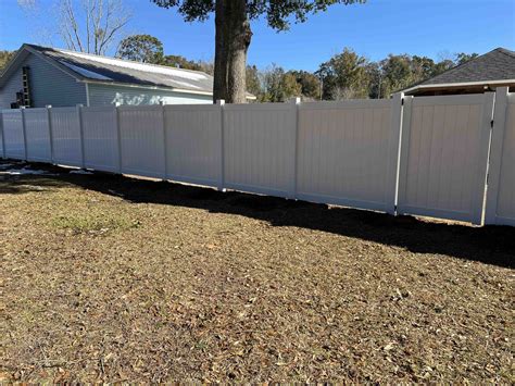 Professional Vinyl Fence Installation | Hammerhead Fence Company
