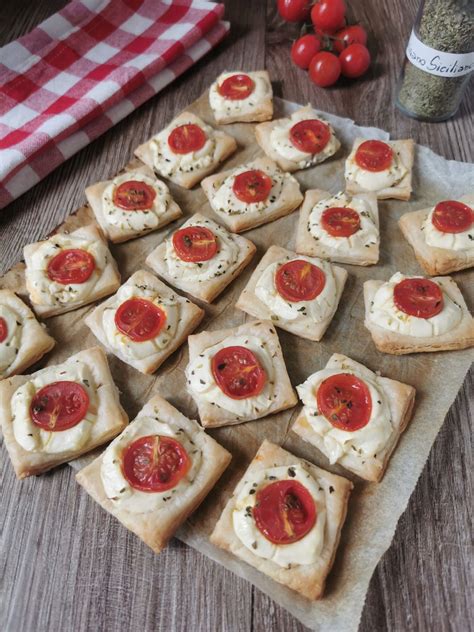 Salatini Di Pasta Sfoglia Con Formaggio Spalmabile