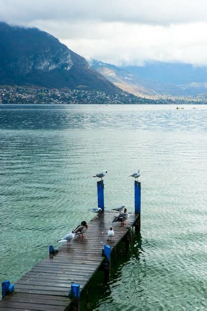 Premium Photo | Lake annecy