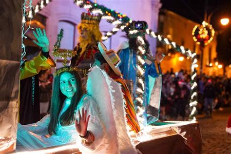 Realizan gran desfile navideño Es tiempo de compartir Trópico de Cáncer