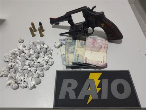 Polícia Militar Apreende Drogas E Armas De Fogo Em Maceió