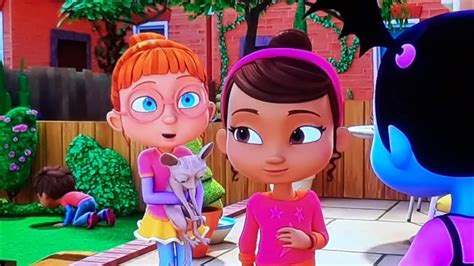 Vampirina Going Batty Vampirina Meets Poppy Bridget And Edgar Scene Youtube