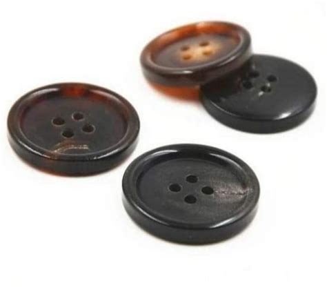 Brown Round Natural Horn Button at Rs 15/piece in Sambhal | ID: 26436723055