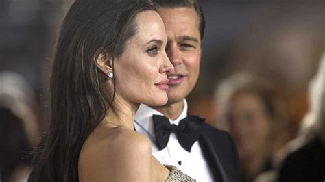 Brad Pitt Y Angelina Jolie Un Noviazgo Que Nació De Un Engaño Una