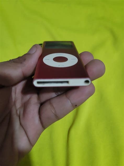 Ipod nano 2nd gen 4gb red edition rare, Audio, Portable Music Players ...