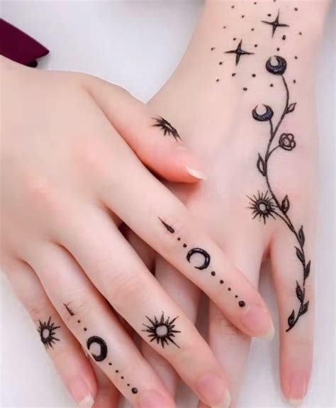 Pin By On Simple Henna Tattoo Hand And Finger Tattoos