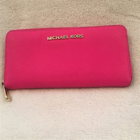 Hot Pink Michael Kors Purse And Wallet Investor | semashow.com